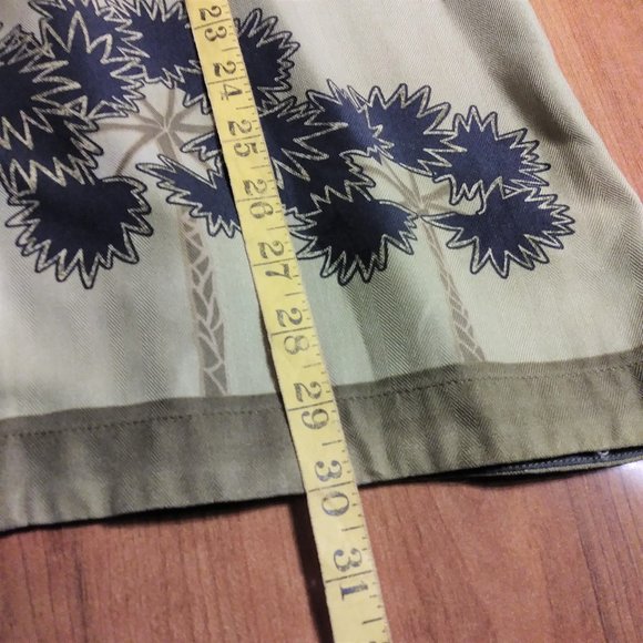 TOMMY BAHAMA TROPICAL HAWAIIAN SILK BUTTON DOWN - Picture 9 of 9